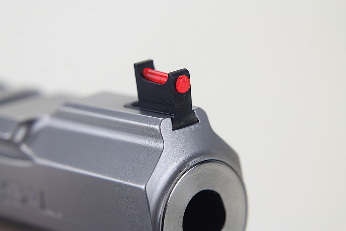 Chambers are numbered, and the cylinder is serial-numbered to the revolver frame.